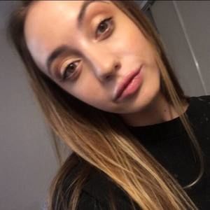 Meet your Posher, Julia-teresa